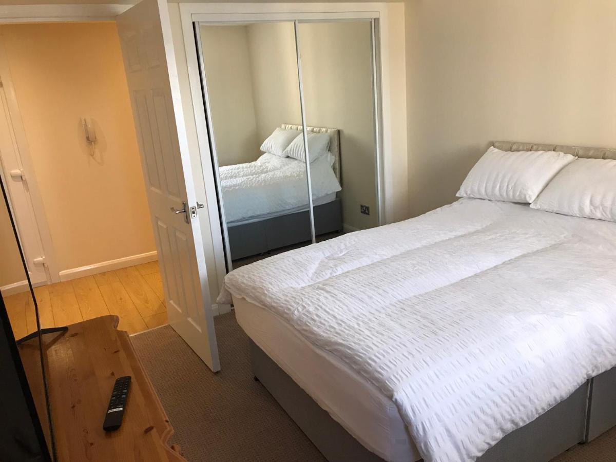 Beautiful 3-Bed Apartment In 구럭 외부 사진