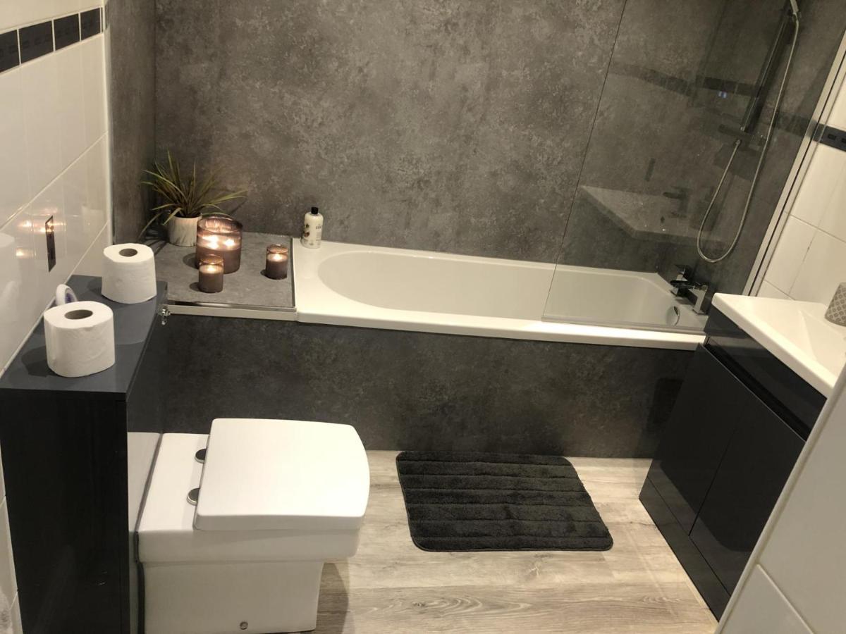 Beautiful 3-Bed Apartment In 구럭 외부 사진