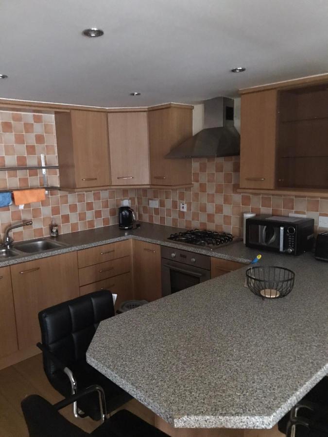 Beautiful 3-Bed Apartment In 구럭 외부 사진